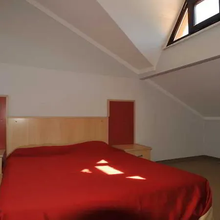 Hotel Carna Garden Sidé