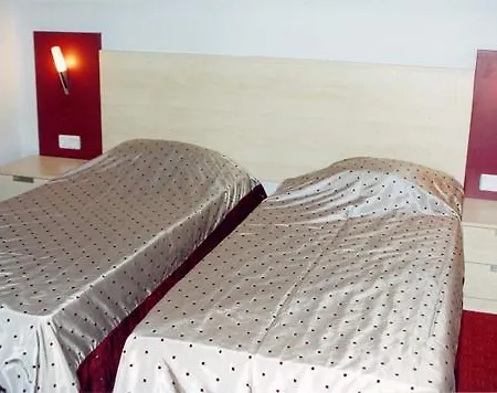 Carna Garden 酒店 3*