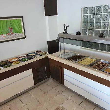 Hotel Carna Garden Side